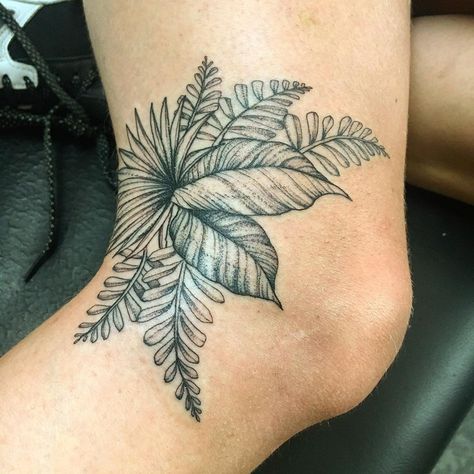 Sandra on Instagram: “Tropical knee for the lovely Franzi 🌿🌱🖤” Leaf Tattoos, Maple Leaf Tattoo, Flower Tattoo, Art Style, Tattoos, On Instagram, Instagram