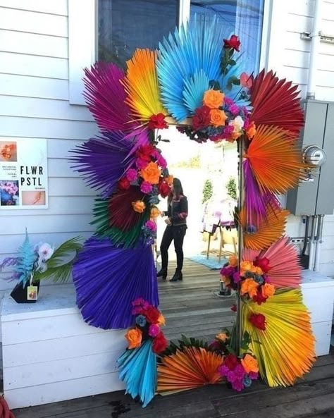 Flower Walls, Abbot Kinney, Fiesta Tropical, Mehndi Decor, Paper Flower Wall Decor, Diy Event, Small Mirror, Paper Flower Wall, Decorative Mirror