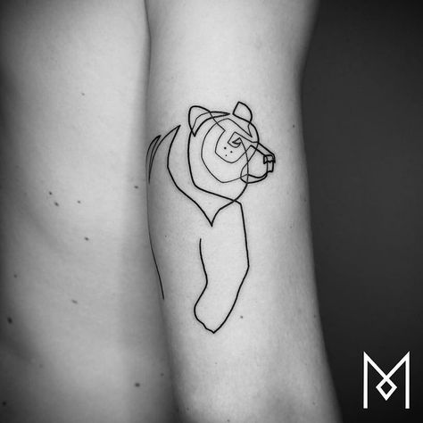 One Line Tattoo Line Art Bear Tattoo, Small Bear Tattoos For Women, Simple Bear Tattoo, Minimalist Bear Tattoo, Tattoo Bear, Biomech Tattoo, Canada Tattoo, Mo Ganji, Bear Tattoo Designs