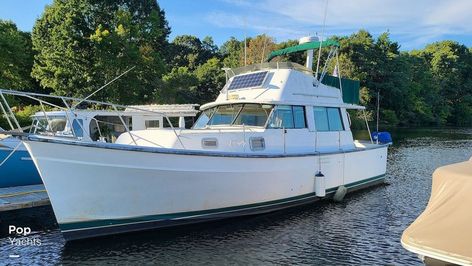 Trawler Yacht, Trawler Boats, Power Boats For Sale, Boat Pictures, Mk 1, Good Bones, Power Boats, Boats For Sale, New Adventures