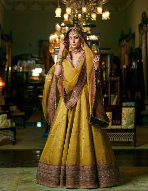 Sabyasachi Heritage Bridal, Sabyasachi Designs, Lehenga Inspiration, Sabyasachi Bridal, Sabyasachi Mukherjee, Latest Bridal Lehenga, Sabyasachi Lehenga, Wedding Lehenga Designs, Indian Bride Outfits