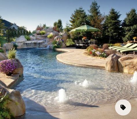 Ideas De Piscina, Beach Entry Pool, Dream Backyard Pool, Pools Backyard Inground, Luxury Swimming Pools, Backyard Beach, Tropical Pool, Pool Waterfall, Backyard Pool Landscaping