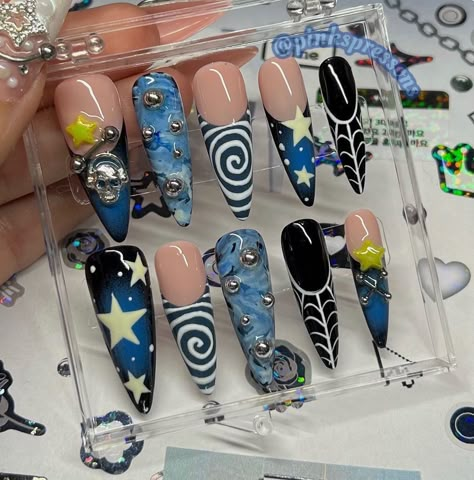 coraline mystery set🗝️ . . . . .#pressonnails #pressons #pressonnailsforsale #nails #nailsofinstagram #nailsnailsnails #nailart… | Instagram Ongles Halloween, Unique Mirror, Punk Nails, Anime Nails, Nails Set, Dope Nail Designs, Pretty Gel Nails, Really Cute Nails, Kawaii Nails