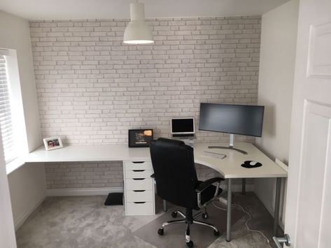 Spare Room Office, Ikea Linnmon, Dark Bedroom Furniture, Aesthetic Bedroom Ideas, Ikea Desk, Small Home Offices, Desk Inspiration, Office Makeover, Workspace Design