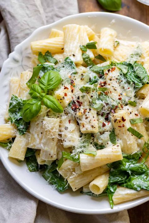 Recipe With Goat Cheese, Ricotta Pasta Recipes, Spinach Goat Cheese, Veggie Desserts, Cheese Pasta Recipes, Goat Cheese Pasta, Cheese Sauce For Pasta, Goat Cheese Recipes, Ricotta Pasta