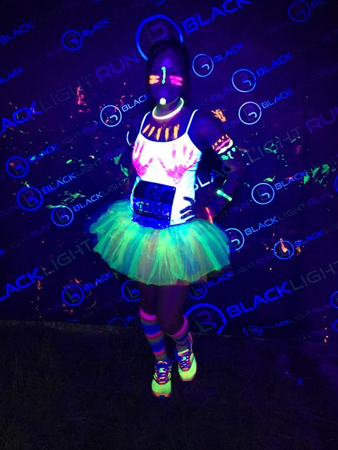 Glow in the dark blacklight run outfit 80s Glow In The Dark Party Outfit, Glow In The Dark Outfit Ideas Neon, Uv Light Party Outfit, Glow In Dark Outfit, Black Light Party Ideas Outfits, Glow Run Outfits, Glow In The Dark Outfit Ideas For Women, 90s Glow Party Outfit, Glow In The Dark Dance Outfit