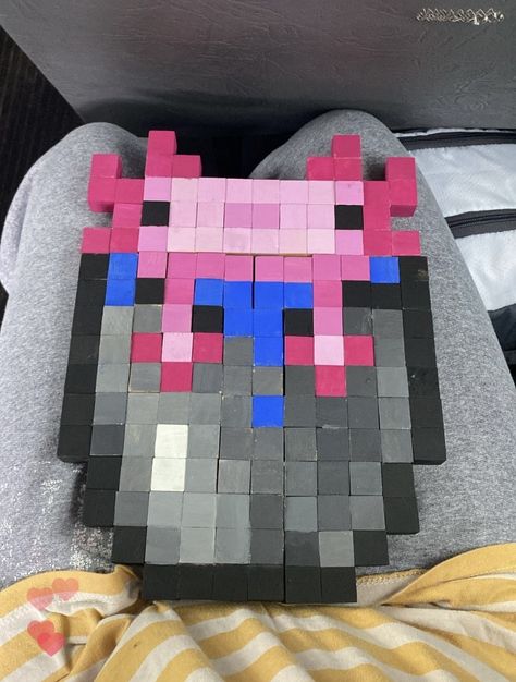 axolotl made out of wooden cubes Minecraft Mushroom Wooden Blocks, Axolotl Minecraft Block Art, Minecraft Blocks Pattern, Minecraft Flowers Wooden Blocks, Minecraft Cube Art, Wooden Cubes Craft, Minecraft Wooden Block Crafts, Wooden Cube Crafts, Minecraft Flowers