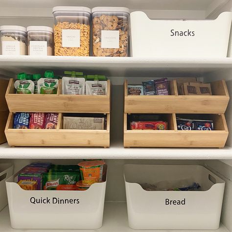 Snack Storage Bins, Pantry Bread Organization, Granola Bar Storage Pantry, Popcorn Storage Ideas, Pantry Chip Storage, Pantry Chip Bag Organization, Snack Organization Ideas Pantries, Pantry Snack Organization, Bread Storage Ideas