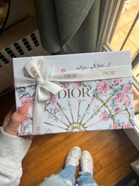 Dior Packaging Design, Dior Gift Box Aesthetic, Dior Packaging Boxes, Dior Packaging, Japanese Packaging, Crafty Hobbies, Dior Lip Glow, Padded Pouch, Packaging Diy