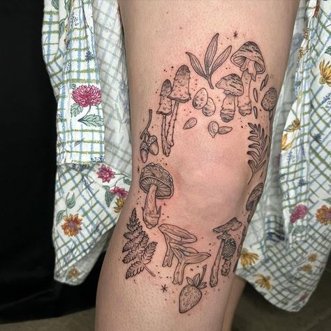 Cottagecore Forearm Tattoo, Elbow Mushroom Tattoo, Fairy Ring Around Knee Tattoo, Knee Tattoo Mushroom, Mushroom Knee Tattoo Design, Mushroom Back Tattoo, Cottagecore Leg Tattoo, Cottagecore Back Tattoo, Fairy Ring Mushrooms Tattoo