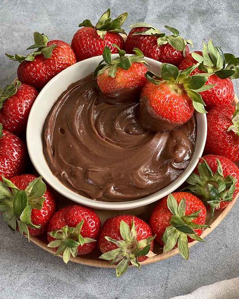 Fruit Dip with Chocolate | Nutella Fruit Dip | Ain't Too Proud To Meg Strawberries And Chocolate Dip, Chocolate Dip For Fruit, Strawberry Chocolate Dipped, Mascarpone Dip, Nutella Fruit Dip, Chocolate Fruit Dip, Dip For Fruit, Dipped Fruit, Appetizers Cheese