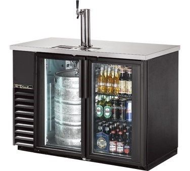 Best Fridge in the World!! Want!! Kegerator Bar, Wine And Beer Fridge, Basement Bars, Cellar Ideas, Bar Equipment, Bar Refrigerator, Beer Fridge, Beer Dispenser, Pool Room