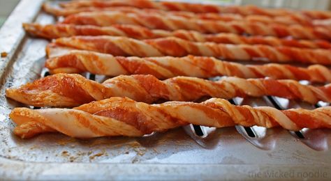 Twisted Bacon, Breakfast And Brunch, Best Bacon, Bacon Recipes, Crispy Bacon, I Love Food, Appetizer Snacks, Food Hacks, Cooking And Baking