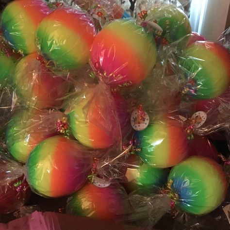 Party favors. Balls I wrapped to look like candy. Candyland Party Favors, Candyland Dance, Ball Theme Birthday, Rainbow Party Favors, Willy Wonka Party, Candy Theme Birthday Party, Candy Land Birthday Party, 5th Birthday Party Ideas, Girl Bday Party