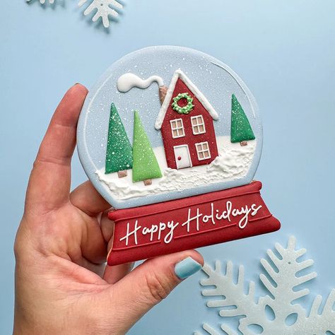 Christmas House Cookies, Christmas Cookie Bouquet, Snow Globe Cookie, Snowglobe Cookies, Iced Christmas Cookies, Christmas Cookie Frosting, Christmas Yule Log, Cookie Recipes Decorating, Christmas Cookie Recipes Holiday