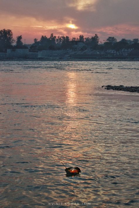 Rishikesh Ganga Arti, Rishikesh Photography Ideas, Rishikesh Photography, Rishikesh Ganga, Photography Places, Rishikesh Yoga, Hindu Ceremony, Rishikesh India, Haridwar