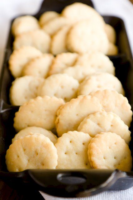 Homemade Ritz Crackers, Homemade Crackers Recipe, Ritz Cracker Recipes, Crackers Recipe, Homemade Crackers, Cracker Recipes, Ritz Crackers, Homemade Snacks, Thermomix Recipes