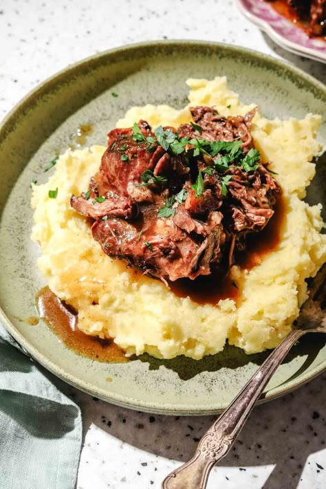 Slowly braised to perfection, this chuck roast is fall apart tender. It's infused with a spice blend that makes the most incredible gravy! Braised Chuck Roast, Roast Stew, Chuck Roast Recipe, Ramadan Recipes Iftar, Leftover Pot Roast, Food Recipes Videos, Breakfast Cooking, Cauliflower Mashed Potatoes, Leftover Beef