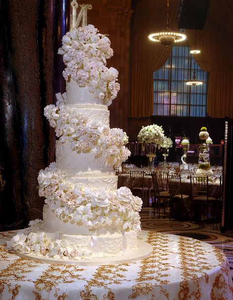 Sylvia Weinstock Has Created Cakes for the Clintons, the Kennedys, and Jennifer Lopez, And Now She'll Make One For You | Washingtonian (DC) Wedding Cake With Flowers, Extravagant Wedding Cakes, Royal Wedding Cake, Cake With Flowers, Big Wedding Cakes, Wedding Cake Pictures, Dream Wedding Cake, Extravagant Wedding, Chocolate Wedding Cake