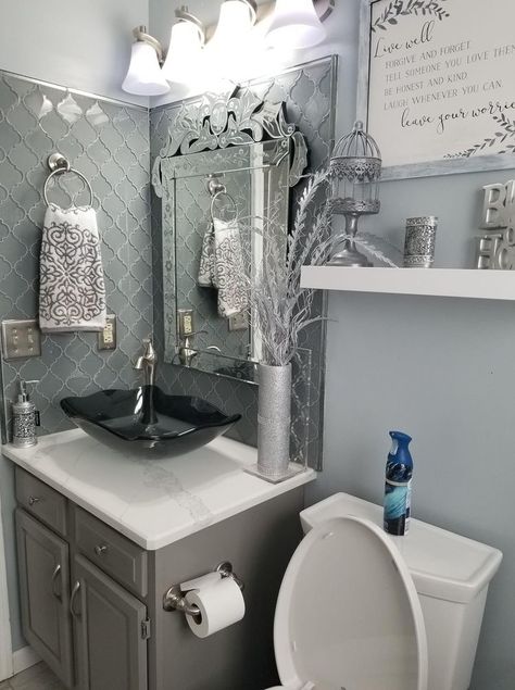 Grey Glam Bathroom Ideas, Black Grey Bathroom Decor, Black Silver Bathroom Decor, Bling Bathroom Ideas Glam, Boujee Bathroom Decor, Black And Silver Bathroom Decor, Boujee Bathroom Ideas, Glam Half Bathroom Ideas, Small Glam Bathrooms