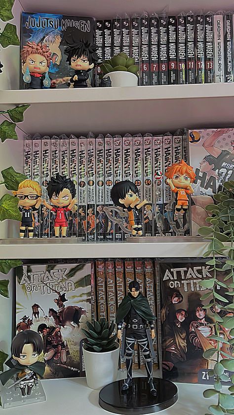 Manga Shelves Ideas, Manga Storage Ideas, Anime Room Ideas Boys, Manga Bedroom Ideas, Jjk Room Decor, Manga Wall Ideas, Anime Collection Room, Manga Set Up, Anime Shelf Ideas