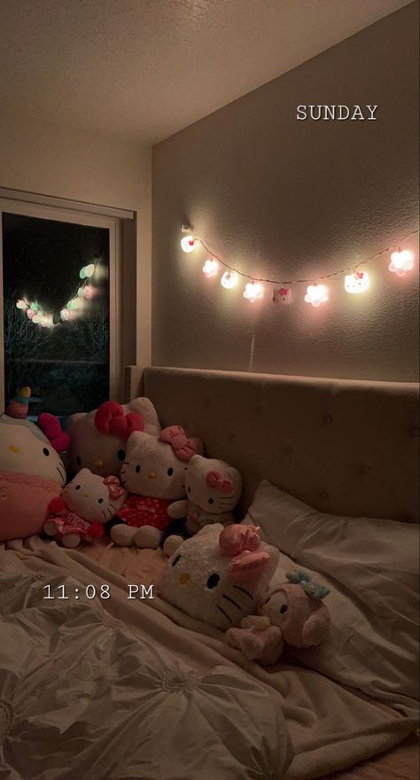 Hello Kitty Plushies, Hello Kitty Room Decor, Hello Kitty Bedroom, Hello Kitty Rooms, Pinterest Room Decor, Girly Room, Cute Bedroom Decor, Cute Room Ideas, Pretty Room