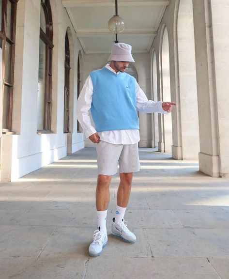 Men Light Blue Outfit, Light Blue And White Outfit Men, Preppy Boy Outfits, Preppy Outfits Men, Crew Socks Outfit, Softboy Outfits, Blue And White Outfits, Outfits Men Streetwear, Oxford Shoes Outfit