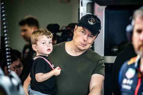 Elon Musk Kids, Worst Baby Names, Famous Entrepreneurs, Birth Rate, New Tesla, Biological Father, Intelligent People, Kids Names, How To Have Twins