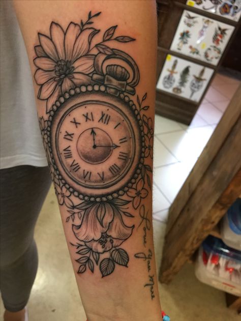 Analog Clock Tattoo, Key Tattoo Designs, Daisy Tattoo Designs, Mama Tattoo, Rip Tattoo, Tattoo Quotes About Life, Baby Tattoo, Floral Clock, Dad Tattoo