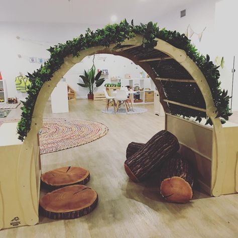 Archway (from Wise Preschool via Instagram: https://www.instagram.com/p/Ber-p81FLDS/?taken-by=wisepreschool) Old Classroom, Home Daycare Ideas, Childcare Rooms, Reggio Emilia Classroom, Reggio Inspired Classrooms, Eyfs Classroom, Reggio Classroom, Preschool Rooms, Toddler Classroom