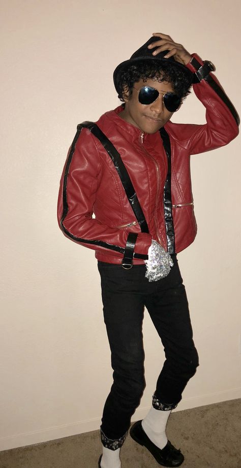 Micheal Jackson Halloween Costumes, Music Artist Costume Ideas, Michael Jackson Costumes, Michael Jackson Halloween Costume, Singers Costumes Ideas, Michael Jackson Halloween, Michael Jackson Costume, Michael Jackson Outfits, Homecoming 2024