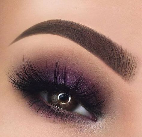 Pinterest: lifeingray Eye Makeup Glitter, Medium Makeup, Eyebrow Pomade, Peekaboo Highlights, Purple Smokey Eye, Dipbrow Pomade, Purple Eye Makeup, Make Up Inspiration, Eye Makeup Steps