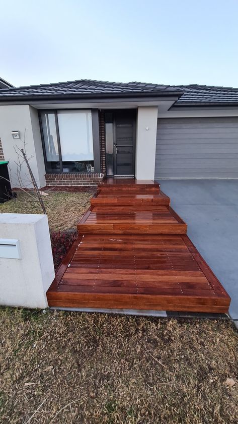 Mid Century Modern Front Steps, Outdoor Stairs To House Entrance Wood, Wood Walkway To Front Door, Stairs Design Outdoor Front Entry, Front Door Deck Ideas, Deck Entrance Ideas, Front Yard Deck Ideas Entrance, Front Yard Steps Pathways, Outdoor Stairs To House Entrance