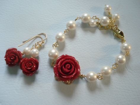 Rose Flower Bracelet, Bridesmaid Red, Bridesmaid Pearl Necklace, Red Rose Earrings, Beautiful Bridal Jewelry, Coral Rose, Bridesmaid Pearls, Red Rose Flower, Bridal Fashion Jewelry