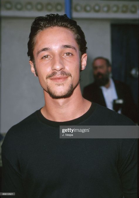 Thomas ian nicoholas 🖤 Thomas Ian Nicholas 90s, The Oxbow Thomas Cole, Nicholas Hoult Skins, Odd Thomas Movie, I Remember I Remember Thomas Hood, Thomas Ian Nicholas, American Pie, Early 2000s, Look Alike