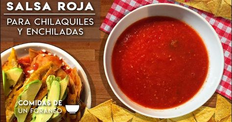 Salsa roja para chilaquiles o enchiladas Easy Canapes, Chilaquiles Recipe, Chile Colorado, Chile Guajillo, Mexican Salsa, Party Menu, Salsa Recipe, Winter Food, Tomato Salsa