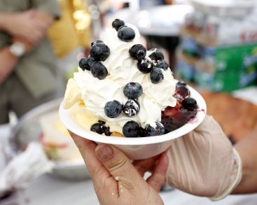 Florida Blueberry Festival draws big crowds and appetites Blueberry Festival, Big Crowd, City Council, The Festival, Blueberries, Acai Bowl, Florida, Festival