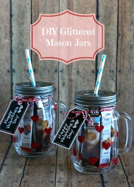 Glitter Wallpaper Iphone, Valentine Mason Jar, Mason Jar Tumbler, Glitter Mason Jars, Mason Jar Projects, Diy Father's Day Gifts, Homemade Valentines, Mason Jar Gifts, Jar Ideas