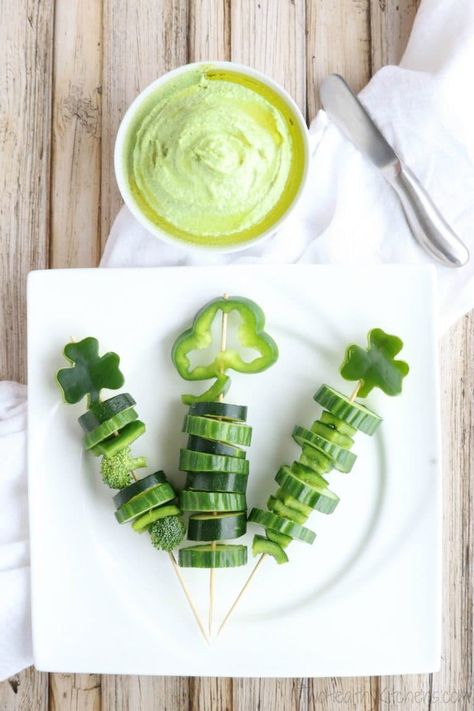 These easy Shamrock Veggie Skewers are a perfect St. Patrick's Day appetizer for parties - and a fun, healthy after-school snack! St Patrick's Day Appetizers, Fun Holiday Food, Veggie Skewers, Super Healthy Kids, St Patricks Day Food, Green Veggies, School Snack, Veggie Tray, Irish Recipes