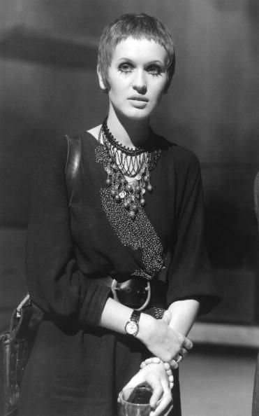 Photo of Julie DRISCOLL 1960s Short Hairstyles, Julie Driscoll, Short Dark Hair, Female Inspiration, Hippie Culture, 60s And 70s Fashion, My Memory, Winter Family, Old Music