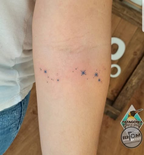 Blue Sparkle Tattoo, Sparkle Tattoo Color, Star Dust Tattoo, Sparkle Star Tattoo, Sparkle Tattoos, Tattoo Stars, Sparkle Tattoo, Tan Tattoo, M Tattoos