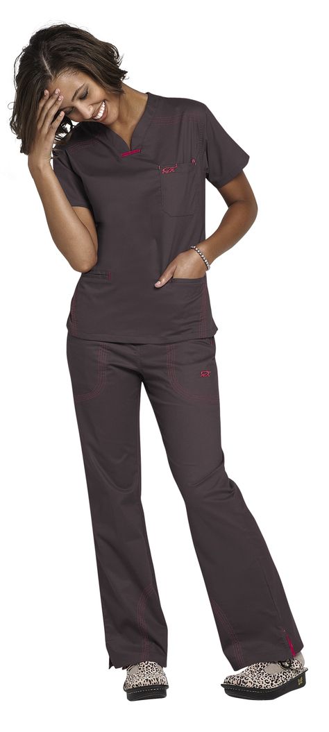 IguanaMed quattro scrub top. Brown Scrubs, Gray Scrubs, Vet Tech Scrubs, Scrubs Style, Fun Scrubs, Scrub Suit, Scrub Style, Cute Scrubs, Scrubs Outfit