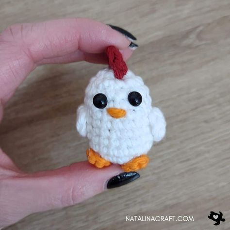 Crochet Animal Keychain, Cute Animal Crochet, Free Crochet Keychain, Crochet Keychain Patterns, Crochet Teacher Gifts, Crochet Lovey Free Pattern, Small Crochet Gifts, Keychain Patterns, Crochet Keychains