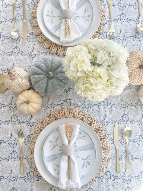 Beachy Thanksgiving, Coastal Christmas Tablescapes, Blue Thanksgiving Tablescapes, Dining Room Table Setting Ideas, Coastal Tablescapes, Tablescapes Ideas, Blue Thanksgiving Table, Navy Table Runner, Blue Thanksgiving