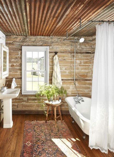 Rustic Modern Bathroom, Clawfoot Tub Bathroom, Rustic Bathroom Ideas, Tub Bathroom, Rustic Bathroom Designs, Bathroom Storage Solutions, Country Bathroom, Rustic Bathroom Decor, Modern Farmhouse Bathroom