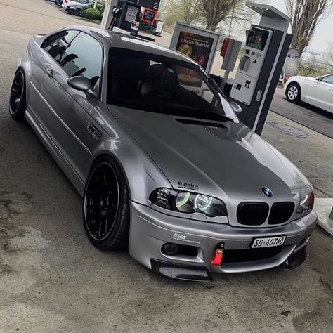 Sport Cars Aesthetic, Sports Car Aesthetic, Scirocco Volkswagen, Bmw E46 Sedan, Aesthetic Sports, Serie Bmw, Dream Cars Bmw, Cars Aesthetic, Bmw Sport