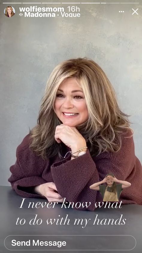 Valerie Bertinelli Hair, Madonna Vogue, Valerie Bertinelli, Salon Style, Beautiful Long Hair, Blonde Highlights, Shoulder Length, Girl Power, Cute Hairstyles