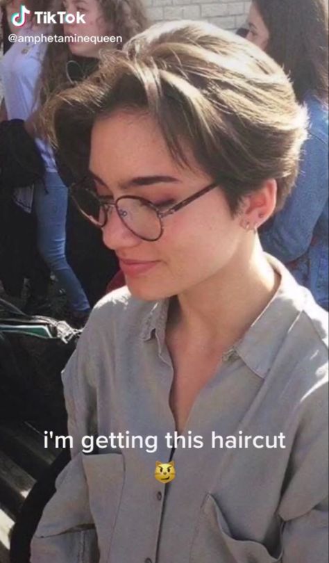 Simple Tomboy Hairstyles, Boycut For Women Straight Hair, Boyish Short Hair For Women, Tomboy Haircut With Undercut, Short Hairstyle Styling, Aesthetic Tomboy Haircut, Tomboy Haircut Thick Hair, Short Womens Haircuts Straight Hair, Pixie With Wispy Bangs