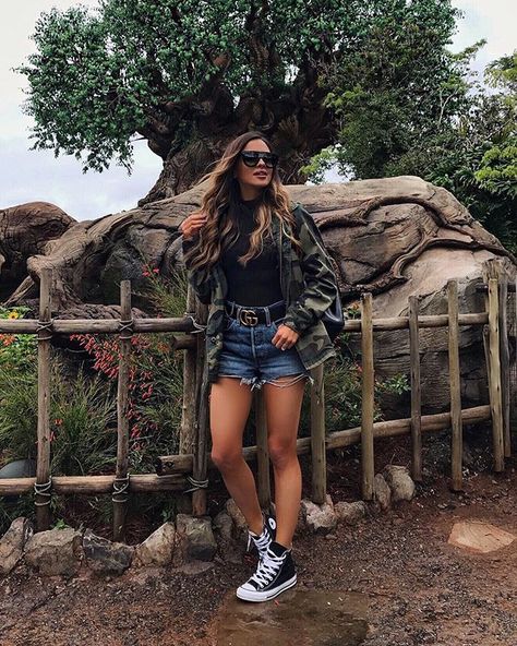 Zoo Outfit Spring, Animal Kingdom Outfit, Zoo Outfit, Disney Outfits Women, Theme Park Outfits, Latina Outfit, Disney Photo Ideas, Disney World Outfits, Date Outfits