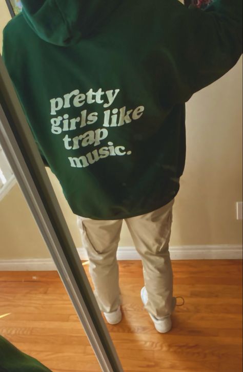 Green Streetwear Aesthetic, Green Hoodie Outfit Aesthetic, Green Hoodie Aesthetic, Green Hoodie Outfits, Dark Green Hoodie Outfit, Zip Up Hoodie Outfit Aesthetic, Green Sweatshirt Outfit, Green Hoodie Outfit, Green Vest Outfit